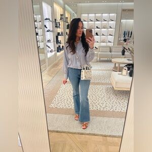 Meet your Posher, Jeannie